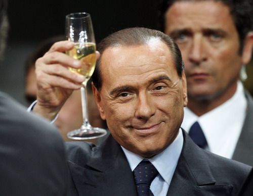 berlusconi_brinda