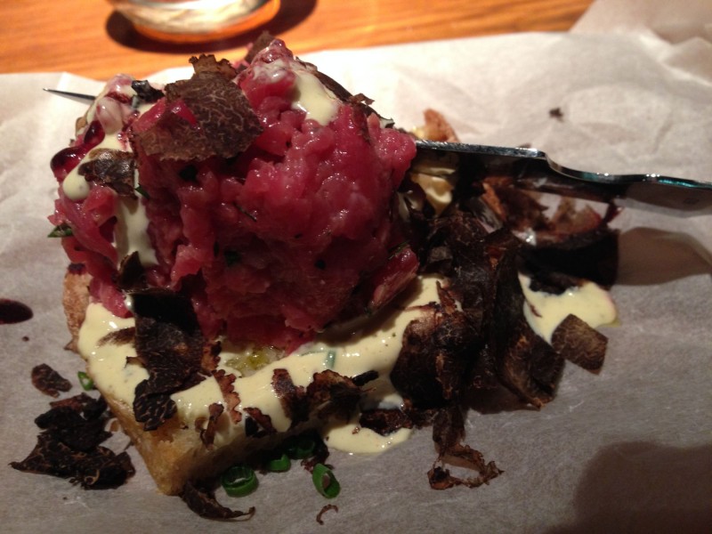 battuta di carne con scaglie di tartufo nero di massimiliano alajmo