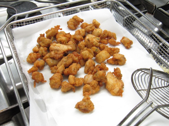 bocconcini di pollo alle erbe finger food puntarella rossa