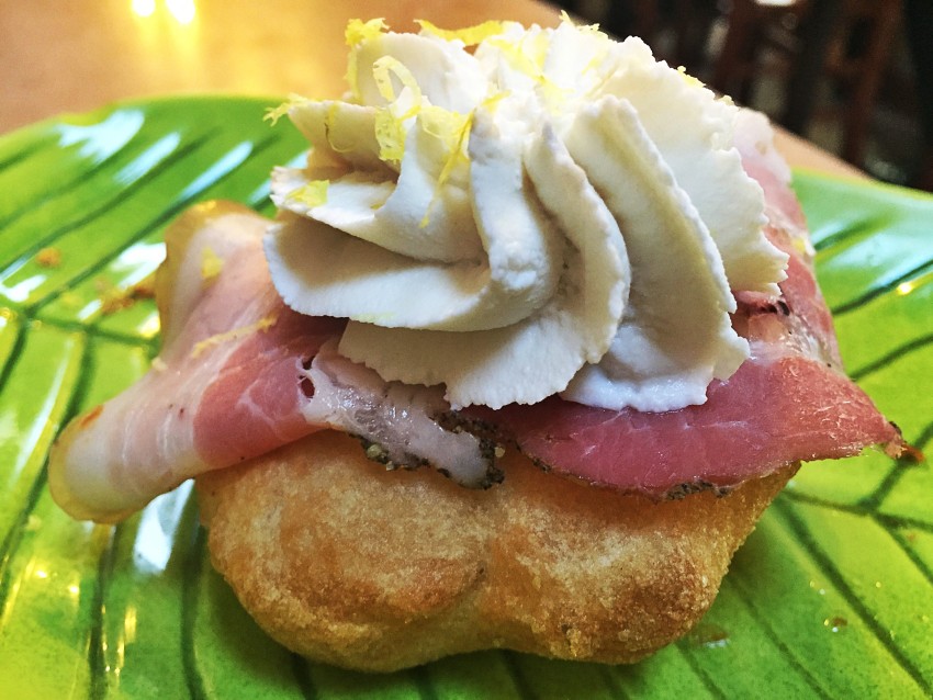 Montanara pancetta e ricotta Concettina ai Tre Santi