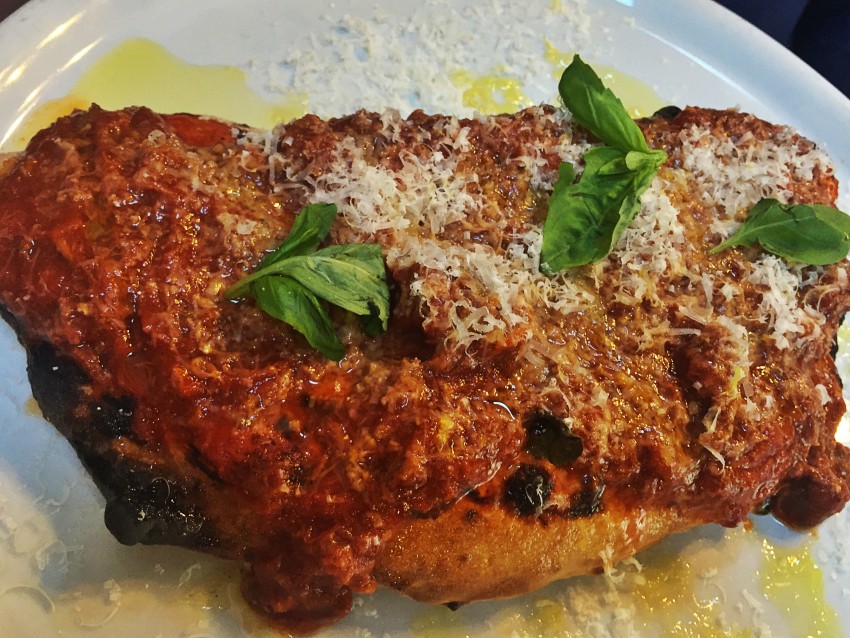 Pizza ragù napoletano Ciro Oliva