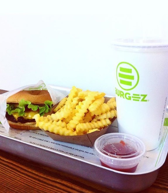 burgez milano hamburger patatine fritte