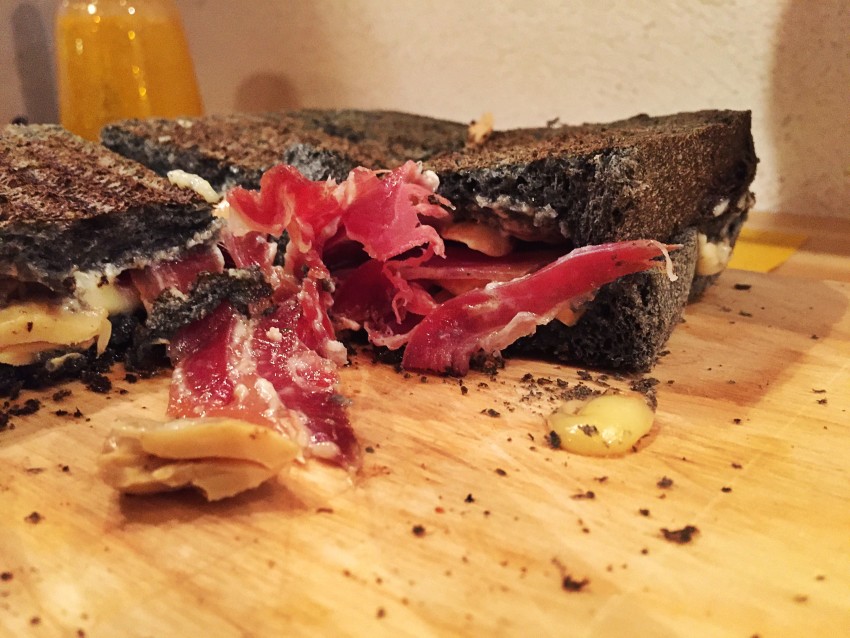 Crunch Napoli toast speck e funghi