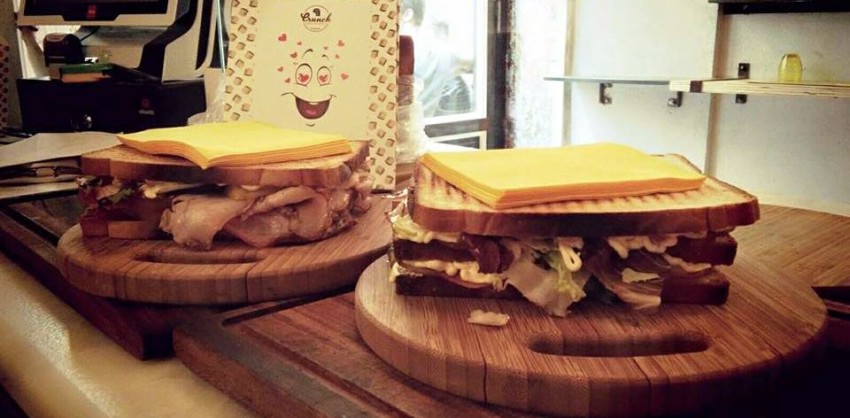 Crunch toast to toast Napoli