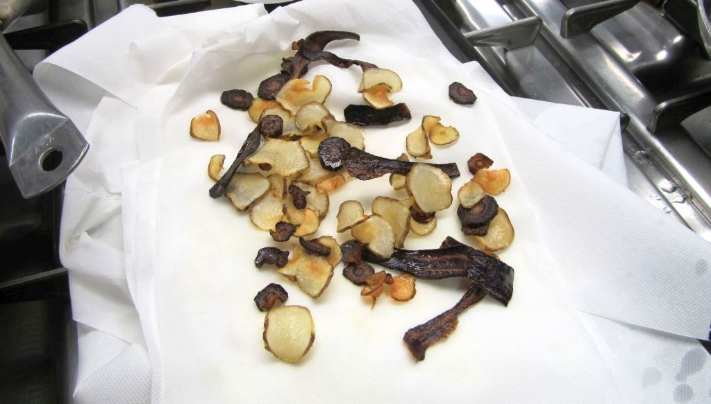 chips carote viola e topinambur puntarella rossa