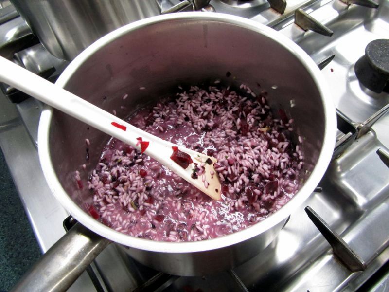 risotto con carote viola, crescenza e cipolla ricetta