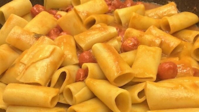 Paccheri con bisque di gamberoni ricetta