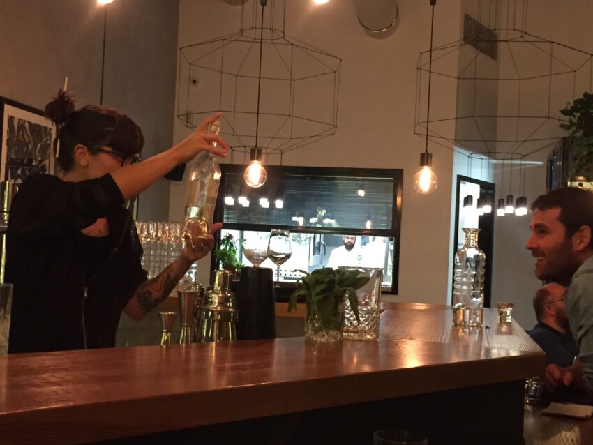 santo-trastevere-roma-bartender