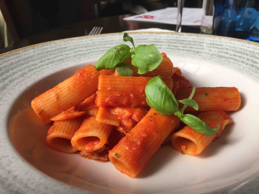 oliver-glowig-mercato-centrale-rigatoni-con-baccala