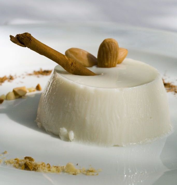 Biancomangiare alla mandorla ricetta facile biancomangiare-ricetta-facile