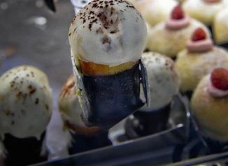 napoli-proiettilibabà-pasticceriapoppella