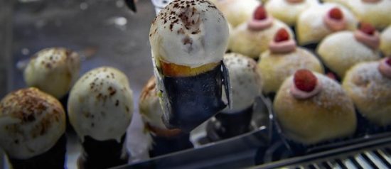 napoli-proiettilibabà-pasticceriapoppella
