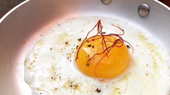 Eggs Roma uovo al tegamino