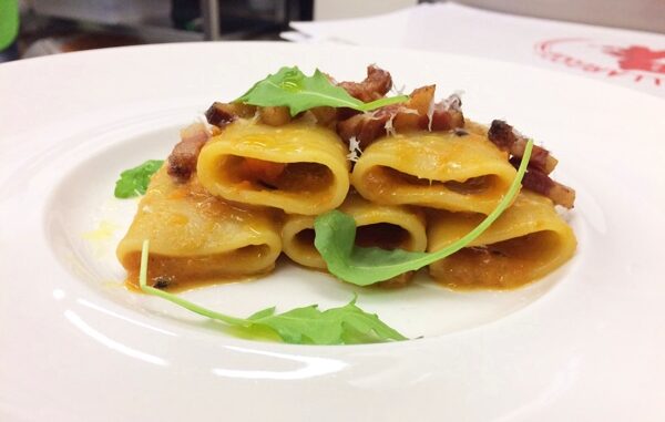 paccheri alla zucca e guanciale croccante