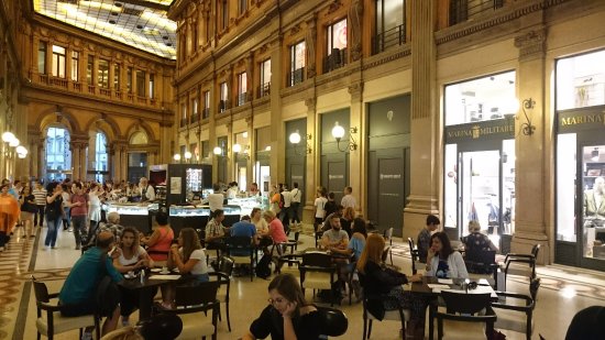 chiude bar galleria alberto sordi