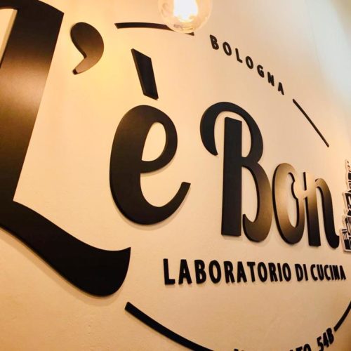 L’è Bon Bologna, mangiare tagliatelle e bere vino con meno di dieci euro