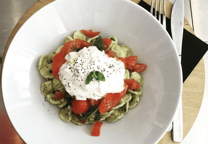 Pop Milano locale frendly