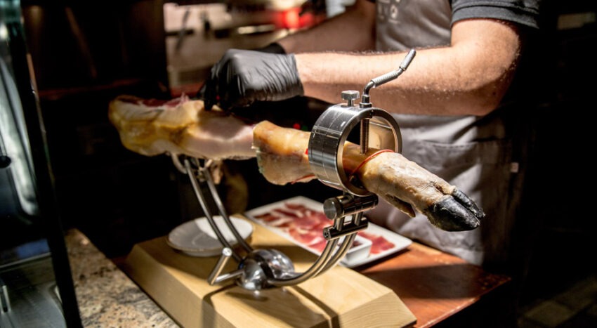 Asina Luna, anche pata negra nel menu