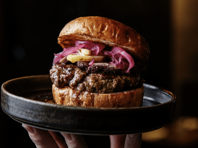 Al Mercato Steaks & Burgers hamburger