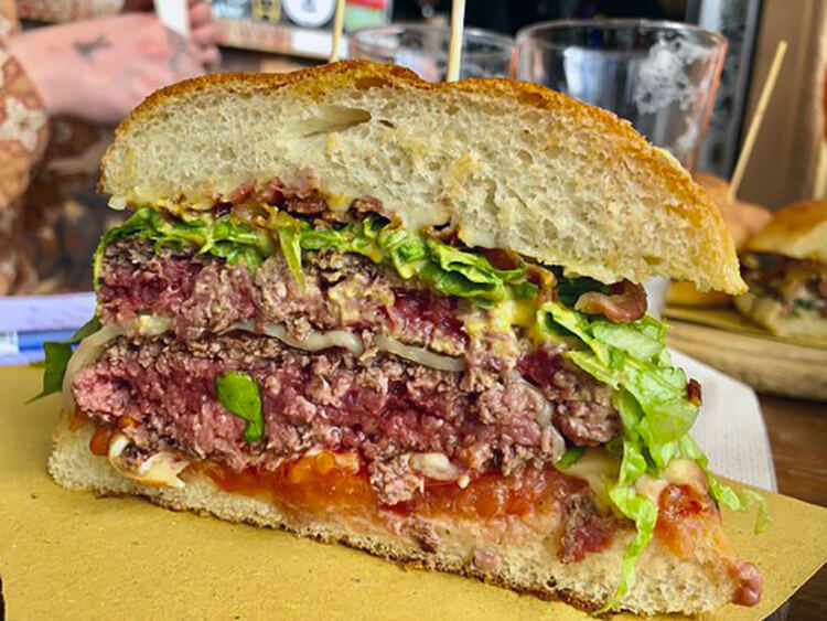 Knick_Knack_Yoda_Dal-Papa_Roma_Hamburger