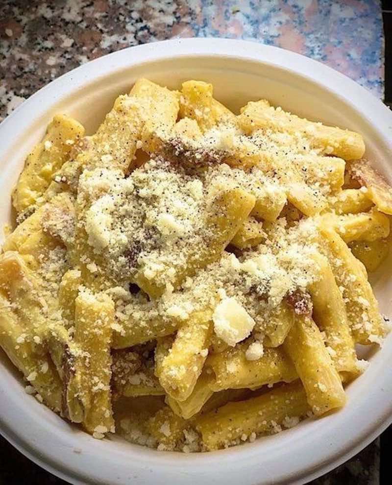 Le mani in pasta Roma