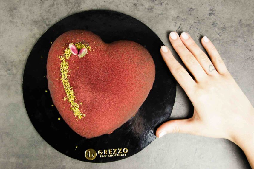 Grezzo Raw Chocolate Emblema cuore pistacchio