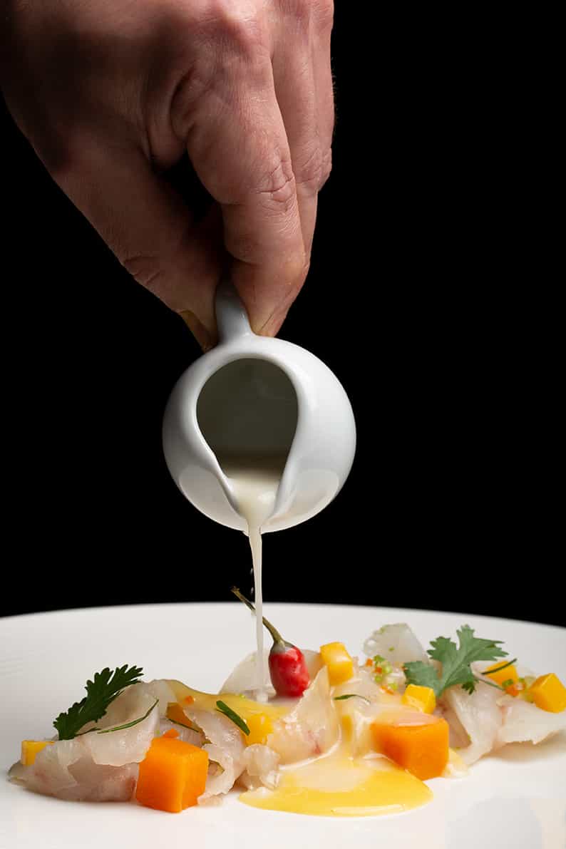 Tiradito di spigola in salsa ceviche Corallium Milano