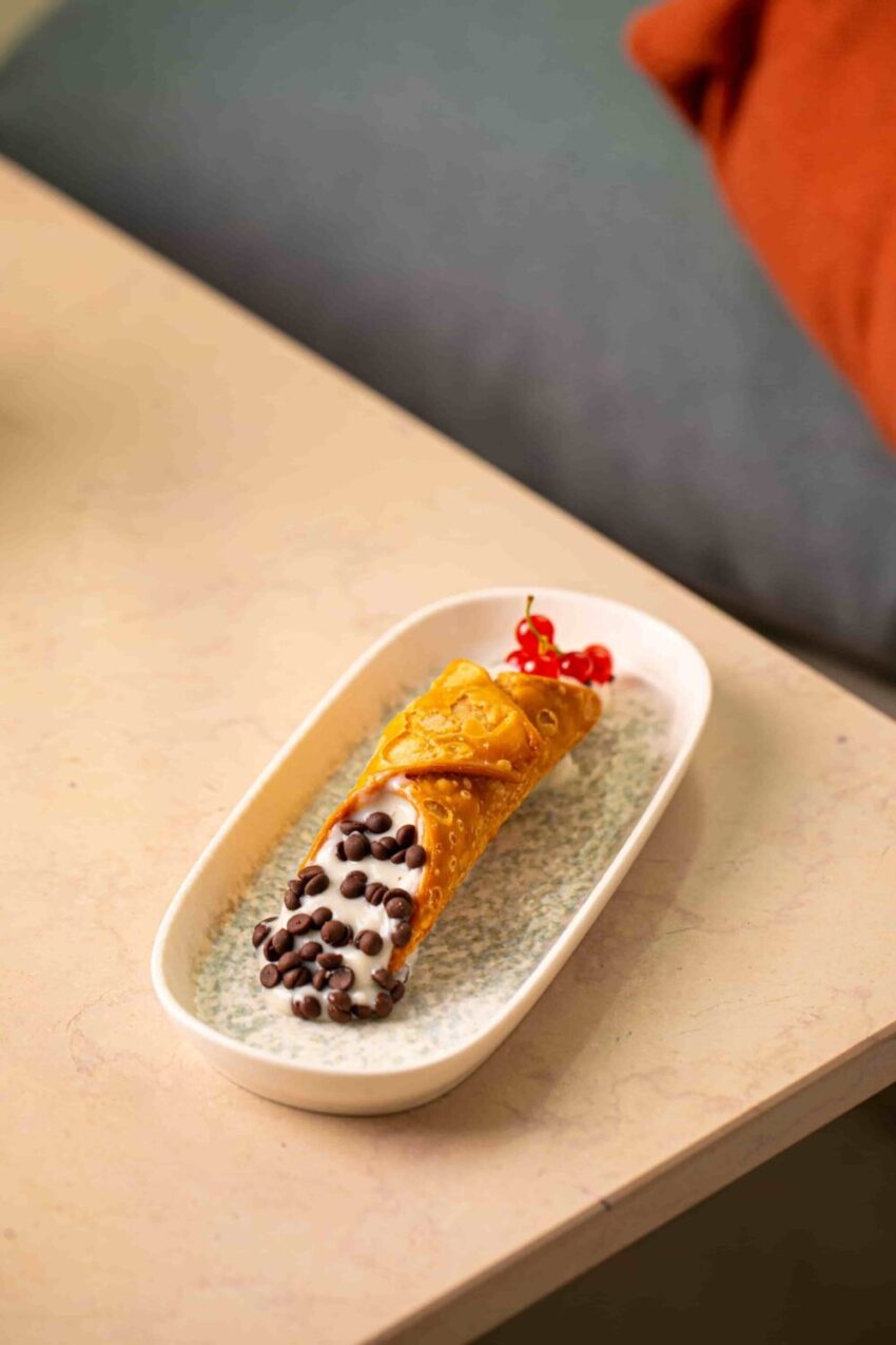 Cannolo_Siciliano_Mensana