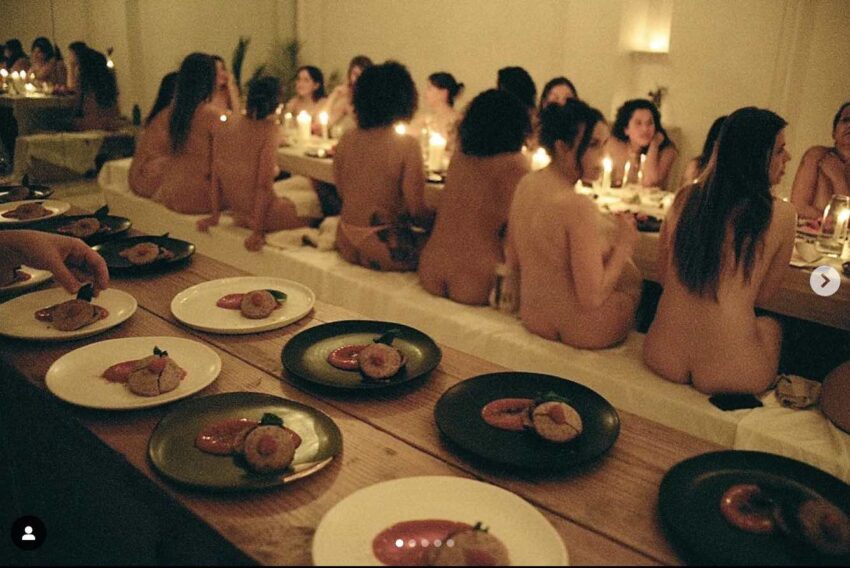 cenare nudi al ristorante vegano