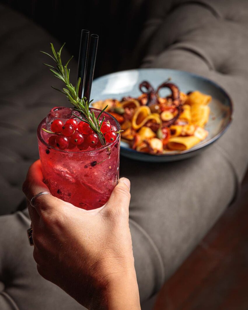 cocktail e mezze maniche - blume lounge a roma