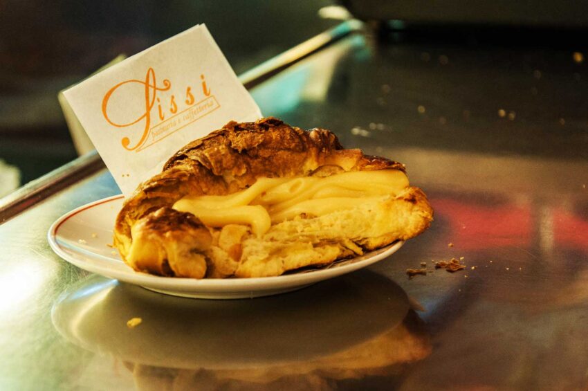Cosa mangiare a Milano: brioche alla crema di Sissi