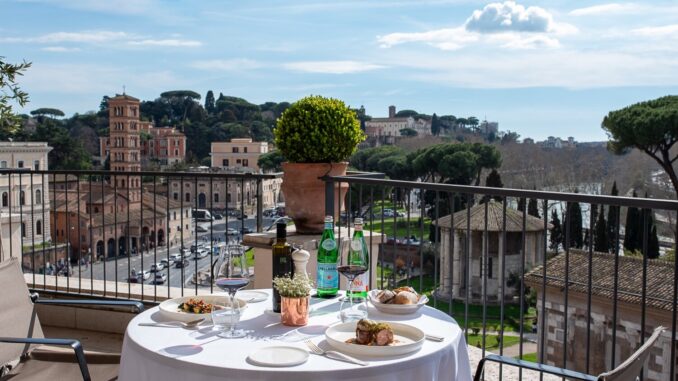 La terrazza dell'hotel 47 circus roof garden