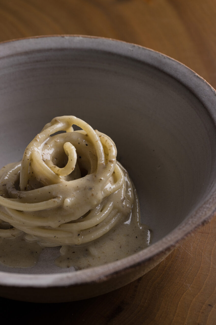 la cacio e pepe di uma a roma