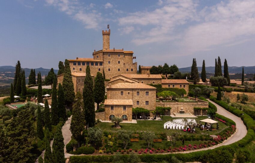 Una veduta del Castello Banfi (Poggio alle Mura)