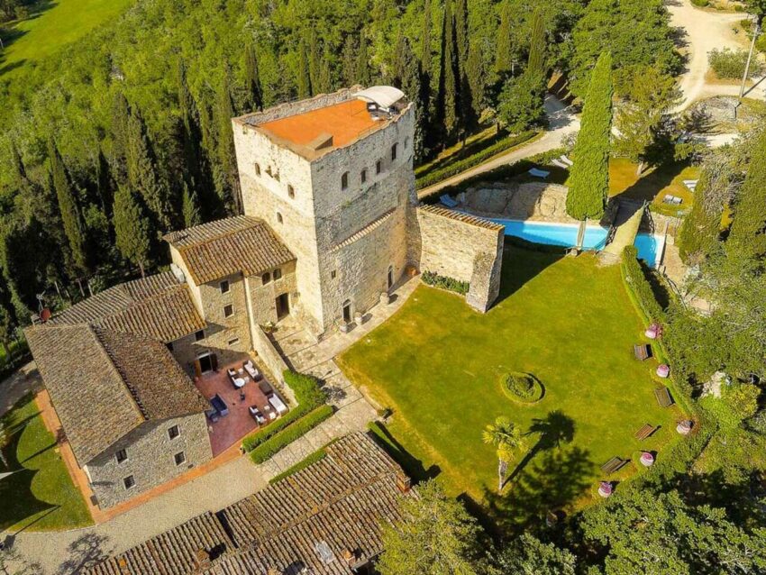 Vista dall'alto del Castello di Tornano, in Toscana