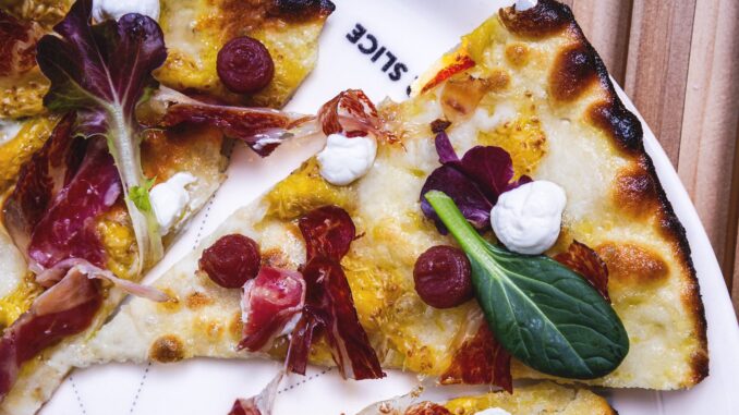 la pizza di slice a ostia