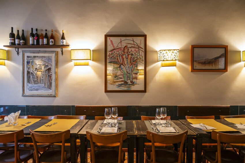 gli interni di hosteria grappolo d'oro a roma
