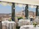 Il ristorante Terrazza Les Étoiles a Roma da cui si vede San Pietro