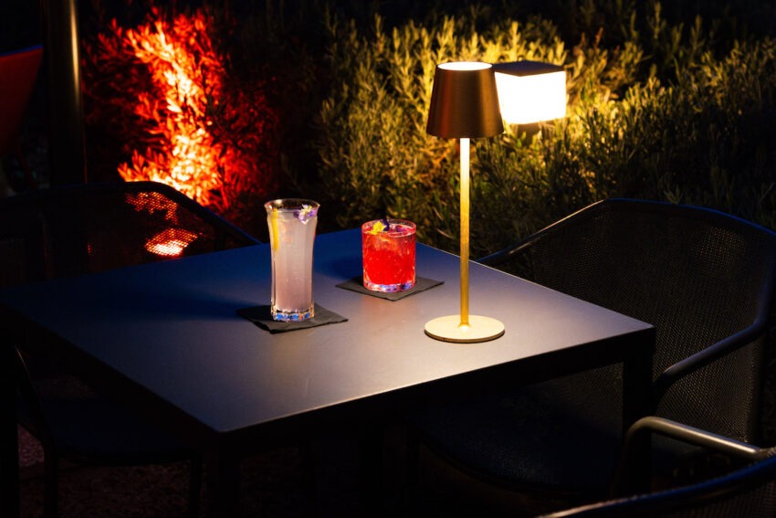 il cocktail bar bouquet, all'interno di ripa grande a roma per l'estate 2025