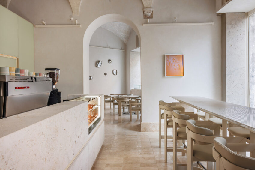 gli interni di slow a roma