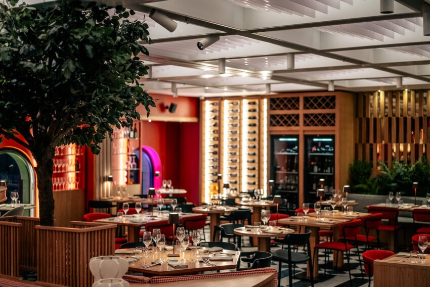 gli spazi di enoteca la torre tritone a roma